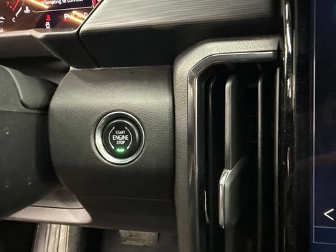 Used 2025 GMC Acadia AT4 w/ LPO, All-Weather Package AWD/4WD image 34
