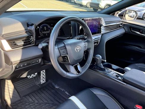 Certified 2025 Toyota Camry SE image 18