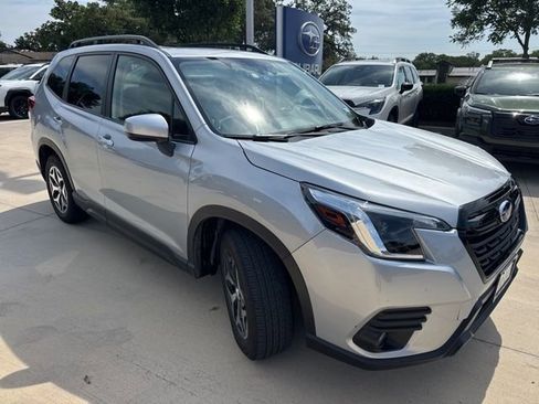 Used 2023 Subaru Forester Premium AWD/4WD image 1