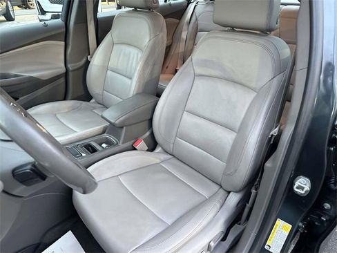 Used 2018 Chevrolet Cruze Premier image 19