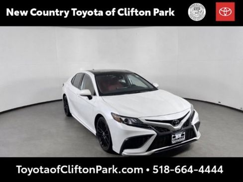 Used 2022 Toyota Camry XSE image 1