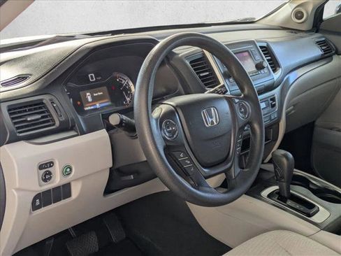 Used 2017 Honda Pilot LX image 10