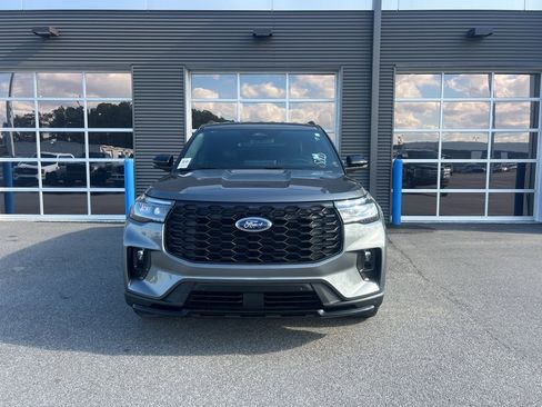 Used 2025 Ford Explorer ST-Line w/ Premium Package image 5