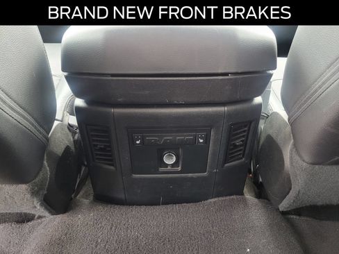 Used 2017 RAM 1500 Laramie AWD/4WD image 10