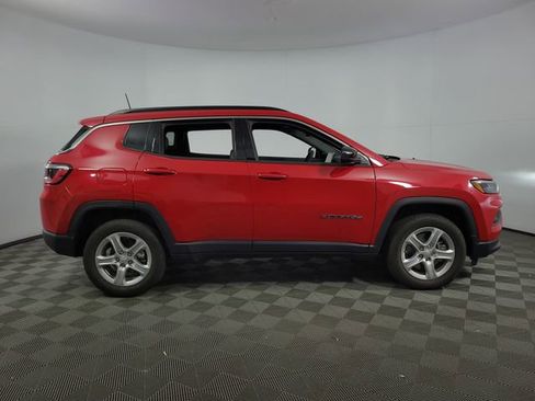 Used 2023 Jeep Compass Latitude image 9