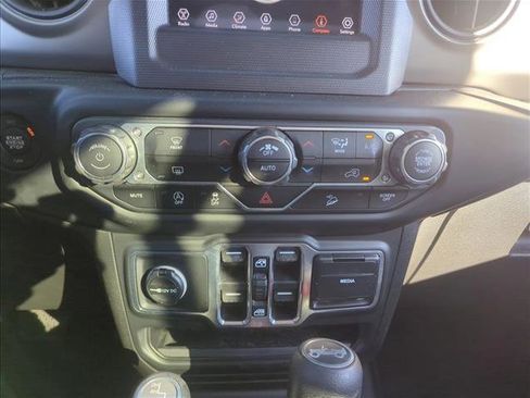 Used 2018 Jeep Wrangler Unlimited Sport S image 7