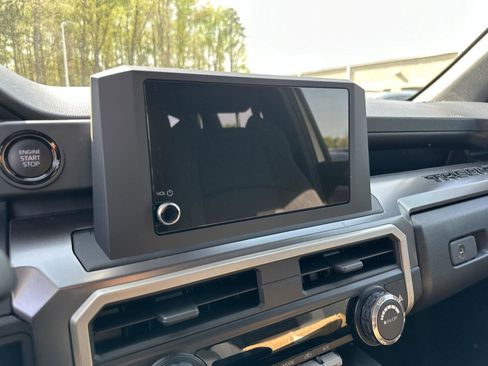 Certified 2025 Toyota Tacoma SR5 image 12