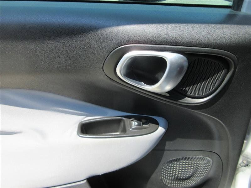 Used 2014 FIAT 500L Easy FWD image 20