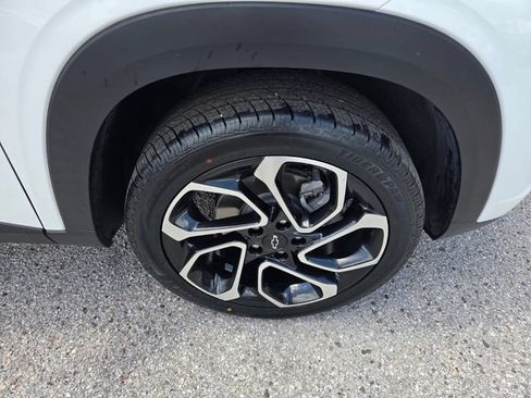 Used 2024 Chevrolet Trax RS w/ Driver Confidence Package FWD image 18