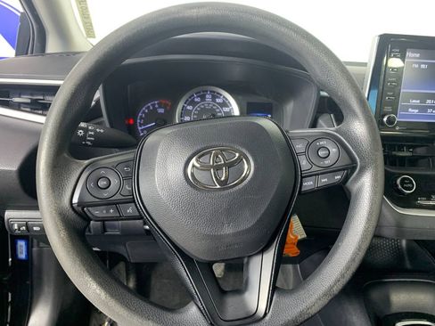 Used 2021 Toyota Corolla LE image 19