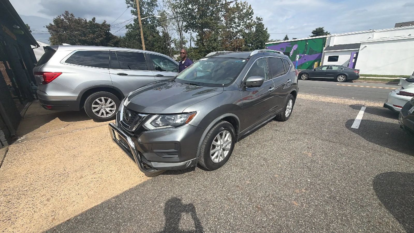 Used 2018 Nissan Rogue SV w/ Premium Package AWD/4WD image 3