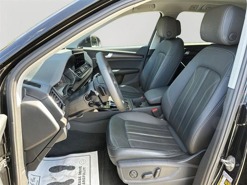 Used 2023 Audi Q5 2.0T Premium w/ Convenience Package image 24