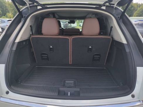 Used 2025 Acura MDX w/ Technology Package FWD image 7