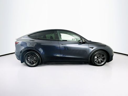Used 2024 Tesla Model Y Long Range AWD/4WD image 10