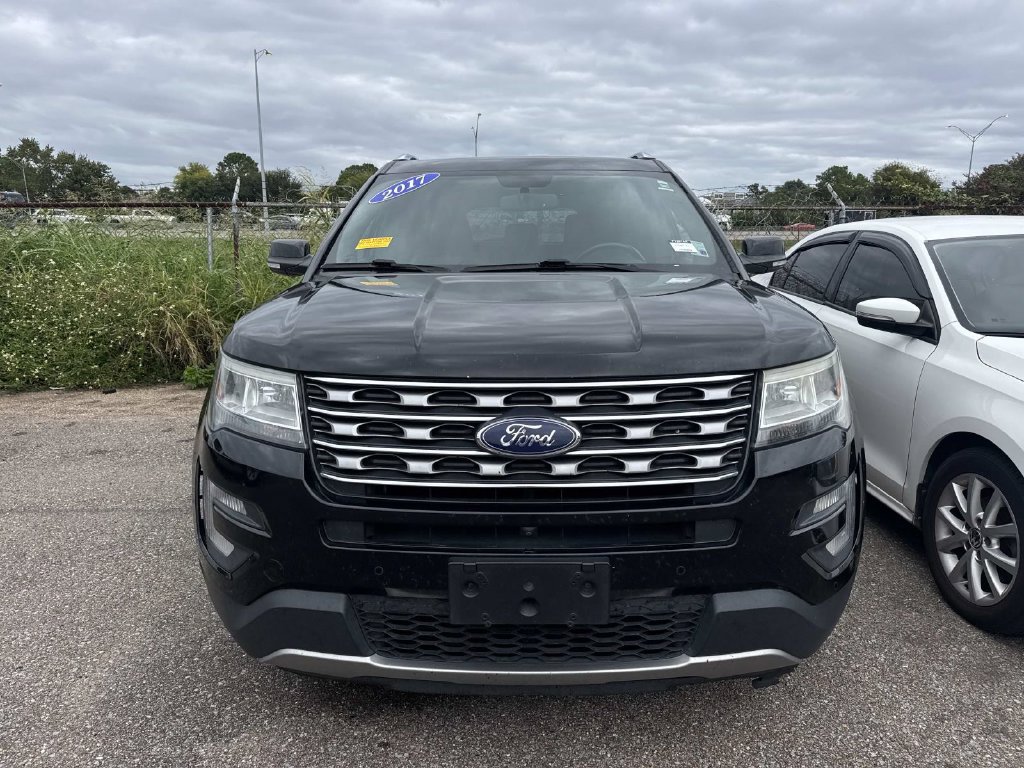 Used 2017 Ford Explorer Limited AWD/4WD image 3