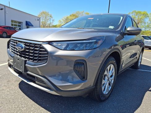 Certified 2023 Ford Escape Active w/ Tech Pack #2 AWD/4WD image 4
