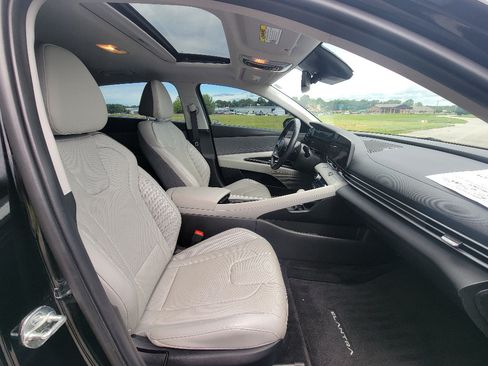 Used 2023 Hyundai Elantra Limited w/ Cargo Package FWD image 35