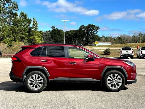 Used 2019 Toyota RAV4 Limited w/ Cold Weather Package image 9