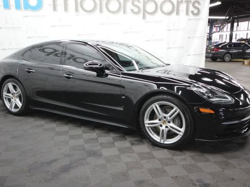 Used 2018 Porsche Panamera 4S image 8