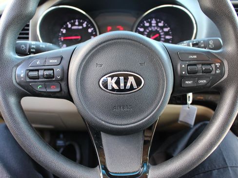 Used 2016 Kia Sedona LX w/ Option Group 020 image 18