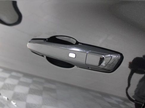 Used 2025 Chevrolet Equinox LT image 19