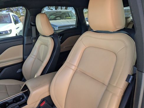 Used 2023 Lincoln Corsair Reserve w/ Jet Appearance Package image 11