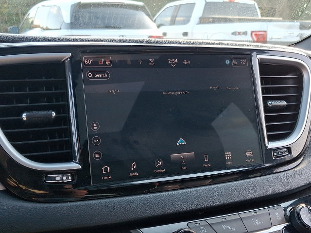 Used 2025 Chrysler Pacifica Limited FWD image 18