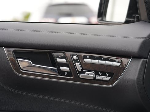 Used 2014 Mercedes-Benz CL 550 4MATIC image 21