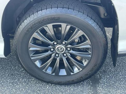 Used 2020 Lexus GX 460 Luxury w/ Luxury Sport Package image 7