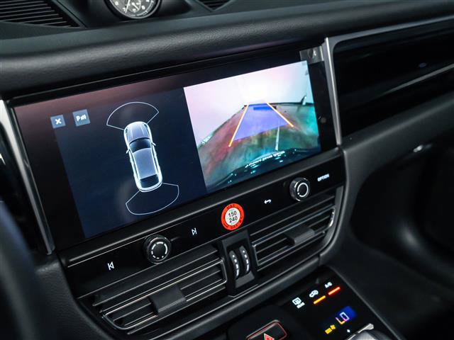 Used 2026 Porsche Macan AWD/4WD image 24