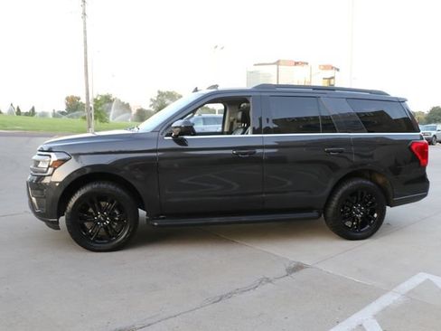 Used 2024 Ford Expedition XLT AWD/4WD image 4