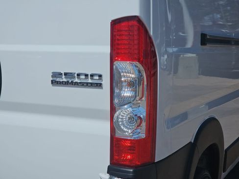 Used 2025 RAM ProMaster 2500 w/ Convenience Group FWD image 39