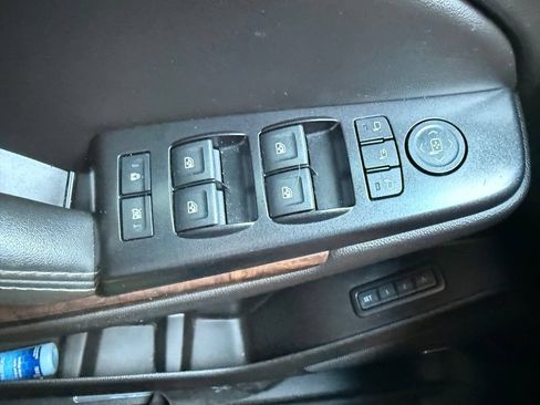 Used 2017 Chevrolet Tahoe LT w/ LT Signature Package AWD/4WD image 20