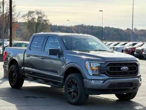 Certified 2022 Ford F150 XLT w/ Equipment Group 302A High image 35