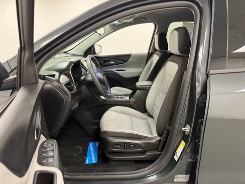 Used 2019 Chevrolet Equinox LS w/ LS Convenience Package FWD image 18