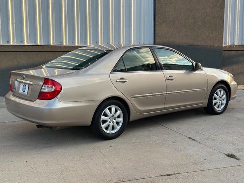 Used 2004 Toyota Camry XLE image 17