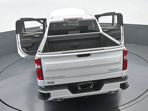 Used 2025 Chevrolet Silverado 1500 High Country w/ Technology Package image 82