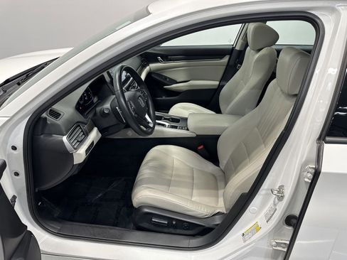 Used 2018 Honda Accord Touring image 14