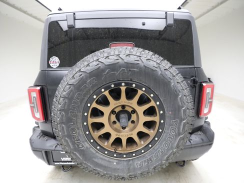 Used 2023 Ford Bronco Badlands image 3