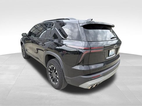 Used 2024 Chevrolet Traverse Z71 AWD/4WD image 2