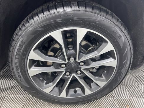 Used 2023 Jeep Grand Cherokee L Overland w/ Luxury Tech Group IV image 10