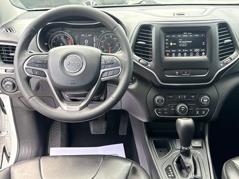 Used 2020 Jeep Cherokee Latitude Plus FWD image 7