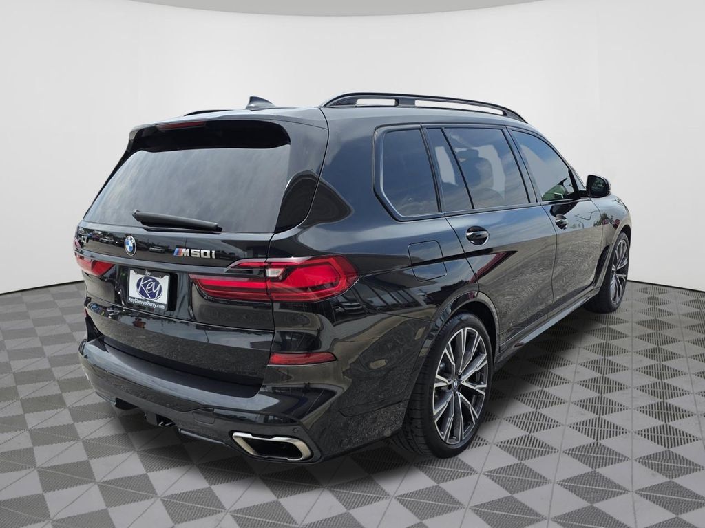 Used 2021 BMW X7 M50i w/ Dynamic Handling Package AWD/4WD image 11