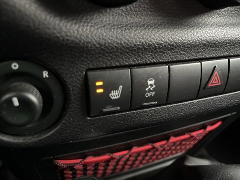 Used 2018 Jeep Wrangler Unlimited Rubicon image 39