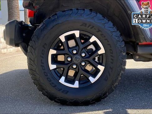 Used 2024 Jeep Wrangler Unlimited Rubicon 4xe AWD/4WD image 9