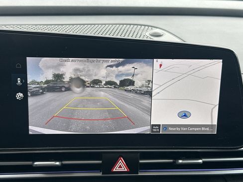 Used 2025 Hyundai Elantra Limited FWD image 27