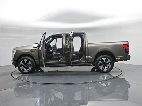 Certified 2022 Ford F150 Lightning Platinum image 38