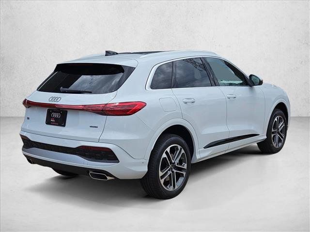 Certified 2025 Audi Q5 Premium Plus w/ Premium Plus AWD/4WD image 2
