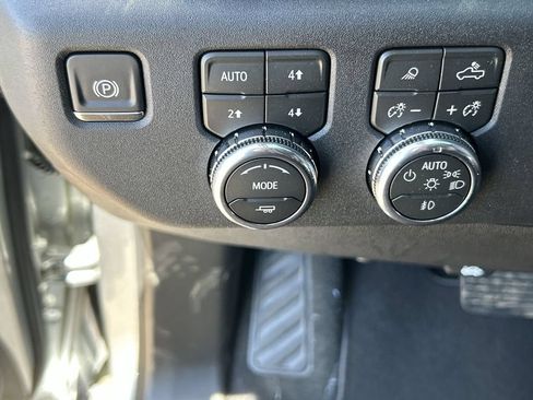 New 2026 GMC Sierra 2500 SLT AWD/4WD image 18
