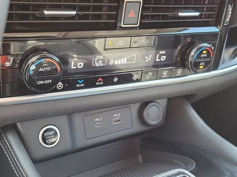 Used 2022 Nissan Rogue SL FWD image 26